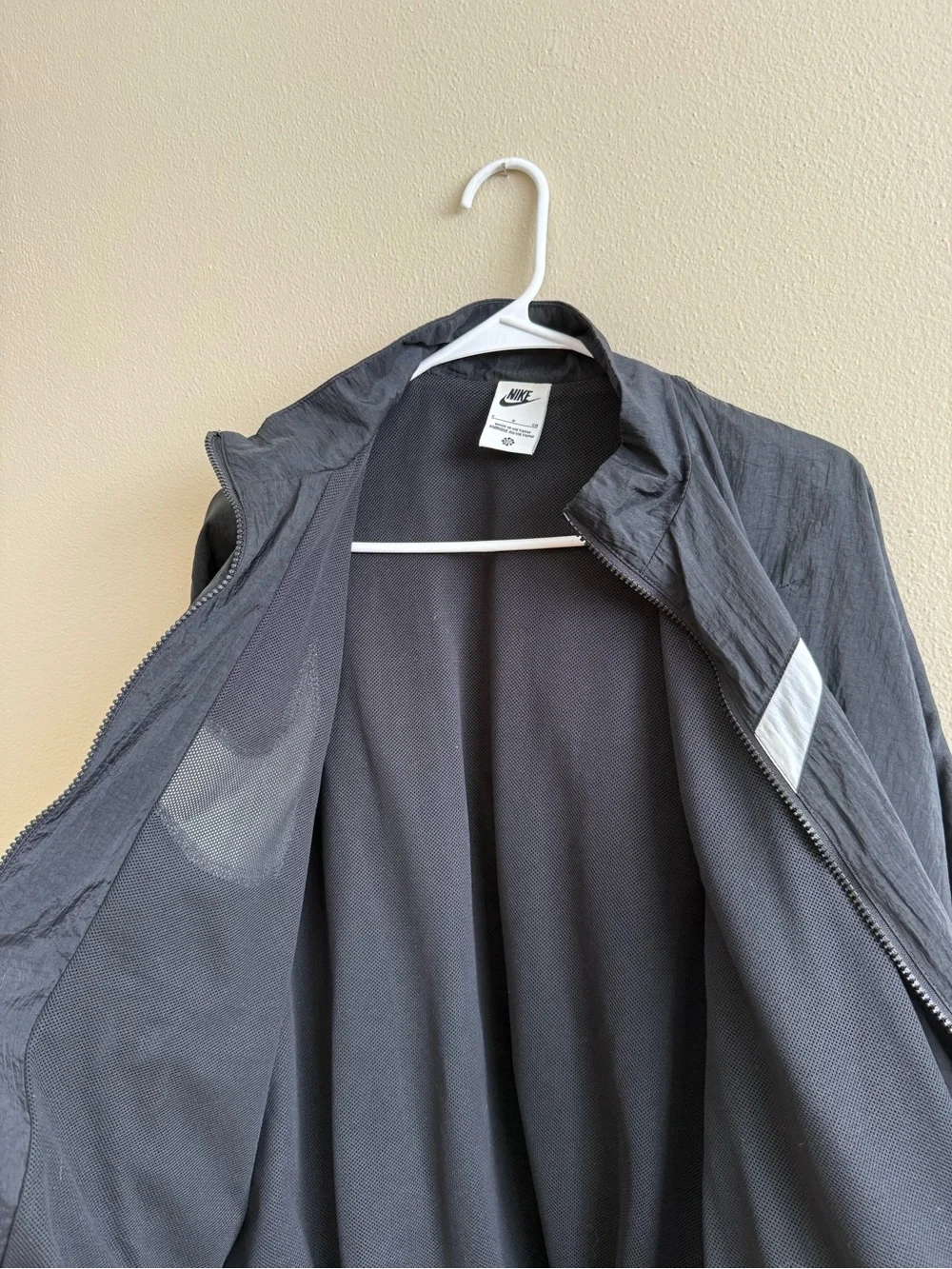 Nike Essential Windbreaker Jacket